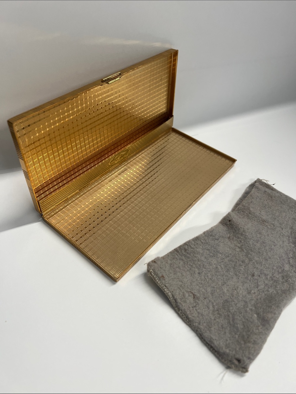 Evans Vintage Metal Goldtone 6.5” x 3” Snap Rectangular Compact Wallet Clutch